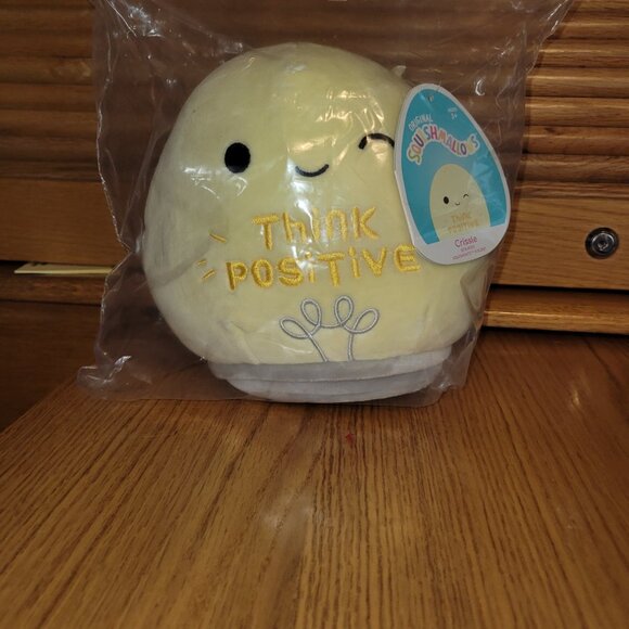 Squishmallows, Crissle the Lightbulb - Picture 4 of 4